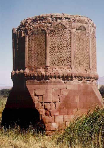 Gulustan mausoleum. XIII century, Azerbaijan photo