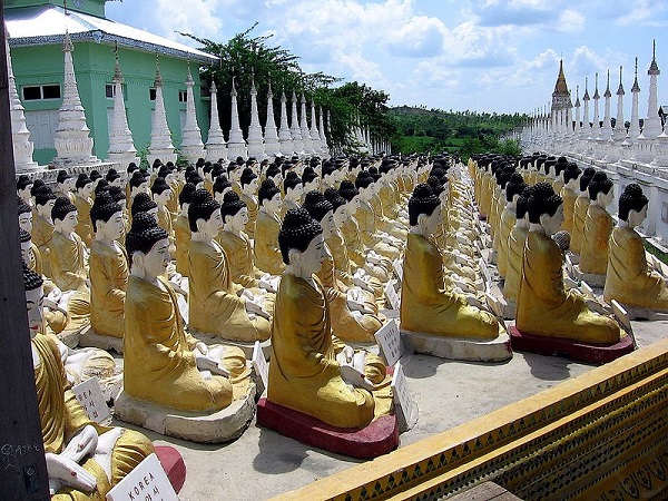 Aung Setkya Paya temple, Monywa, Myanmar photo