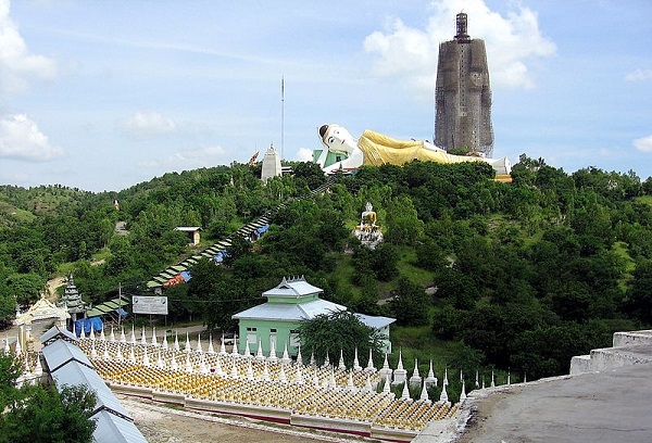 Bodhi Thtaung giant reclining Buddha, Monywa, Myanmar photo