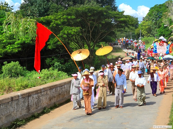 Kathine pwe festival, Shan state, Myanmar photo