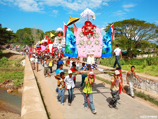 Kathine pwe festival, Shan state, Myanmar photo