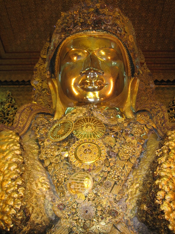 Mahamuni Buddha, Rakhine, Myanmar photo