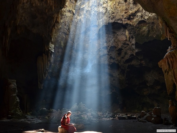 Pyadalin cave, Ywangan, Myanmar photo