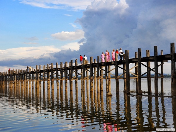 U Bein bridge, Mandalay, Myanmar photo