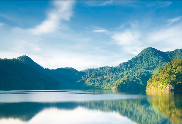 Lake Balinsasayo, Negros Oriental, Philippines photo